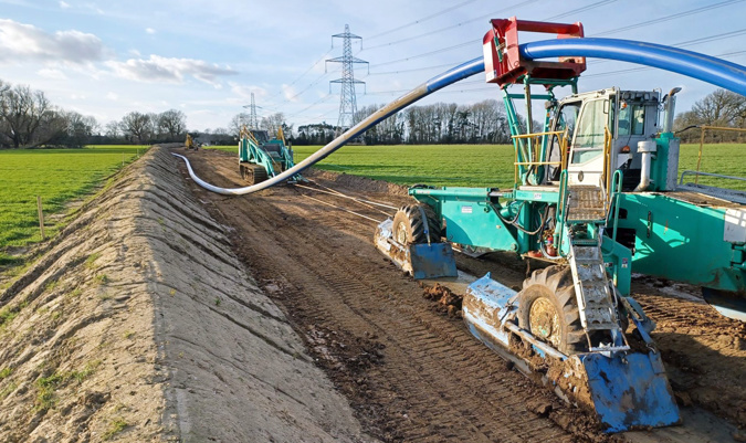 Pipe plough installation