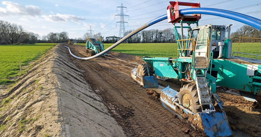 Pipe plough installation